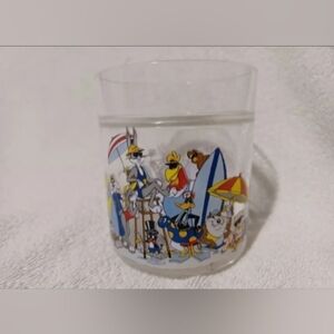 Vintage Looney tunes day on the beach tumbler cup